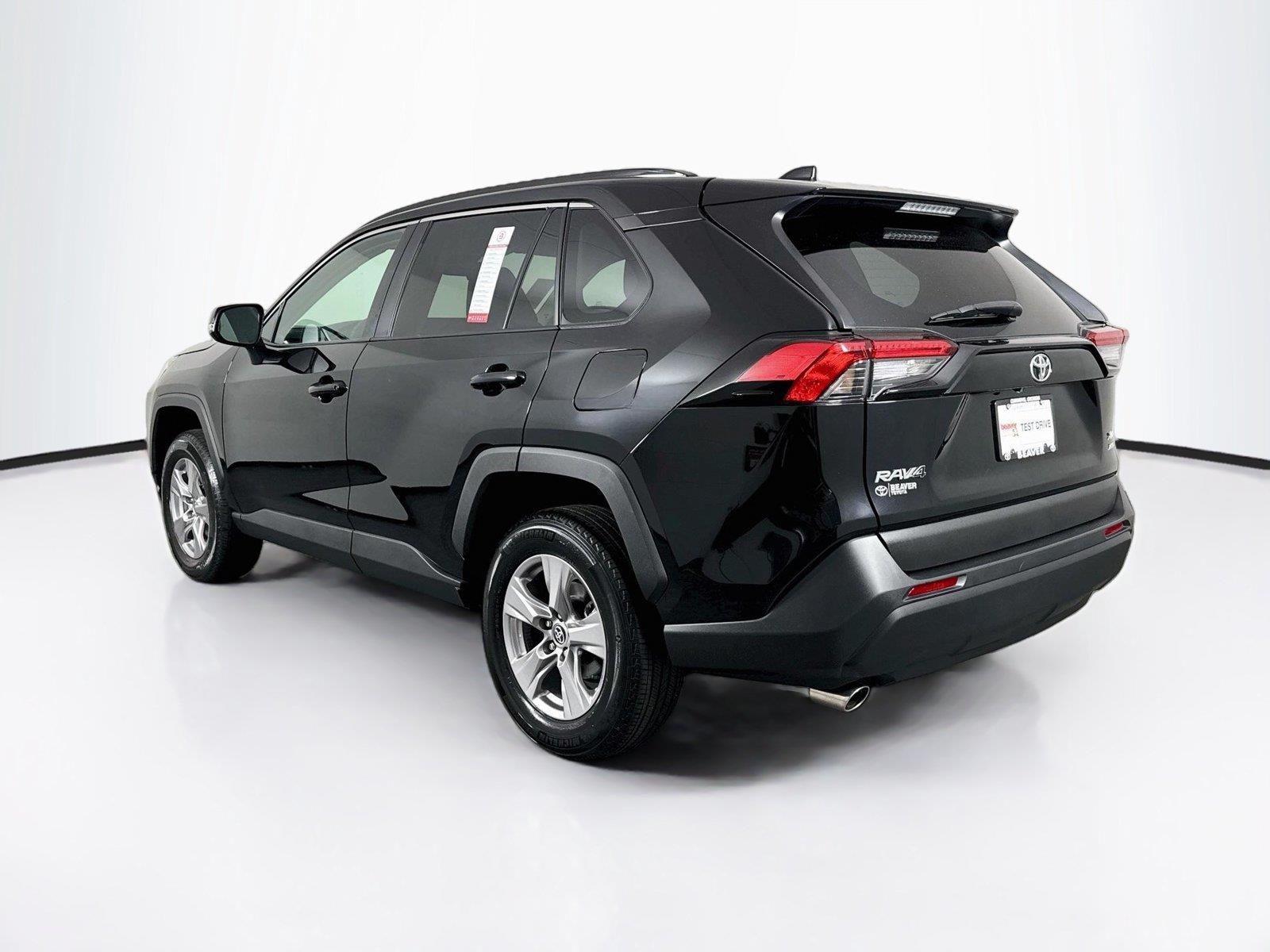 2025 Toyota RAV4 XLE photo 11