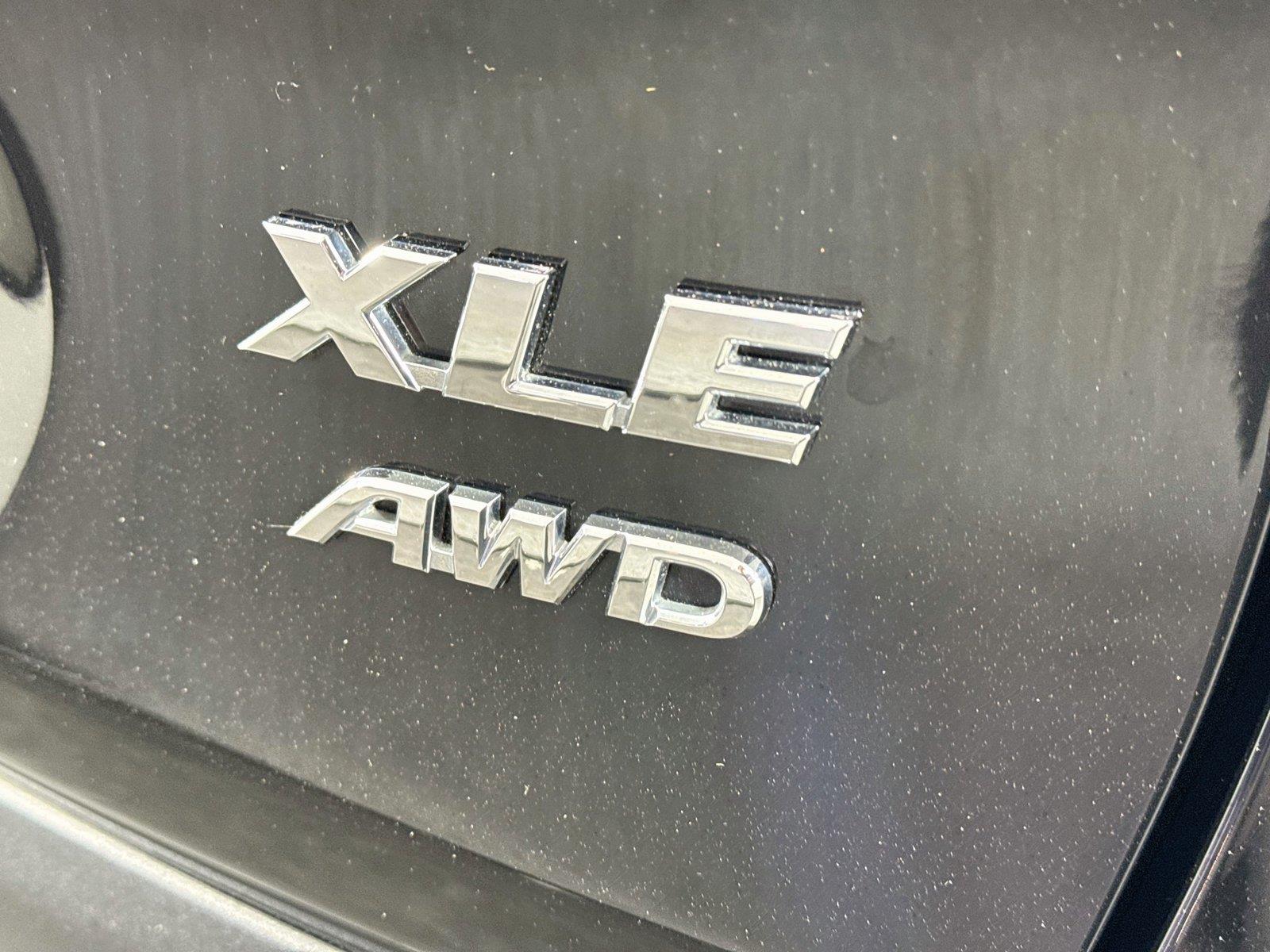 2025 Toyota RAV4 XLE photo 13