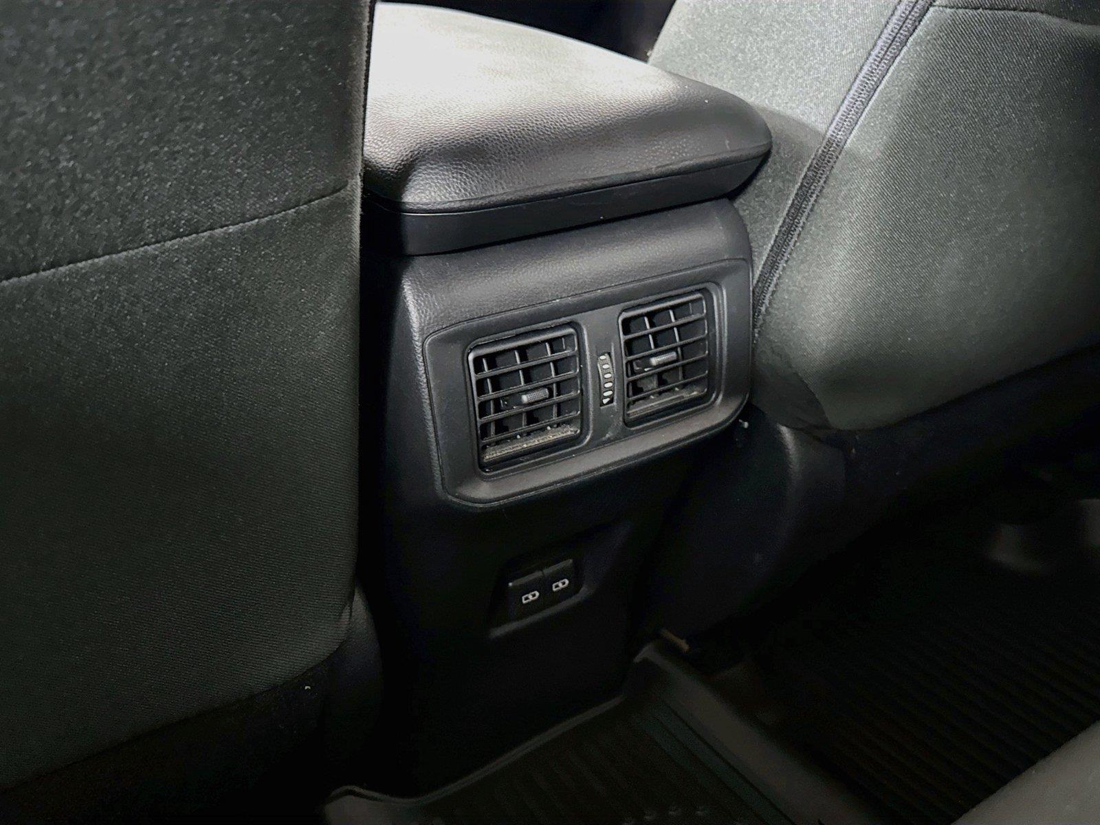 2025 Toyota RAV4 XLE photo 32