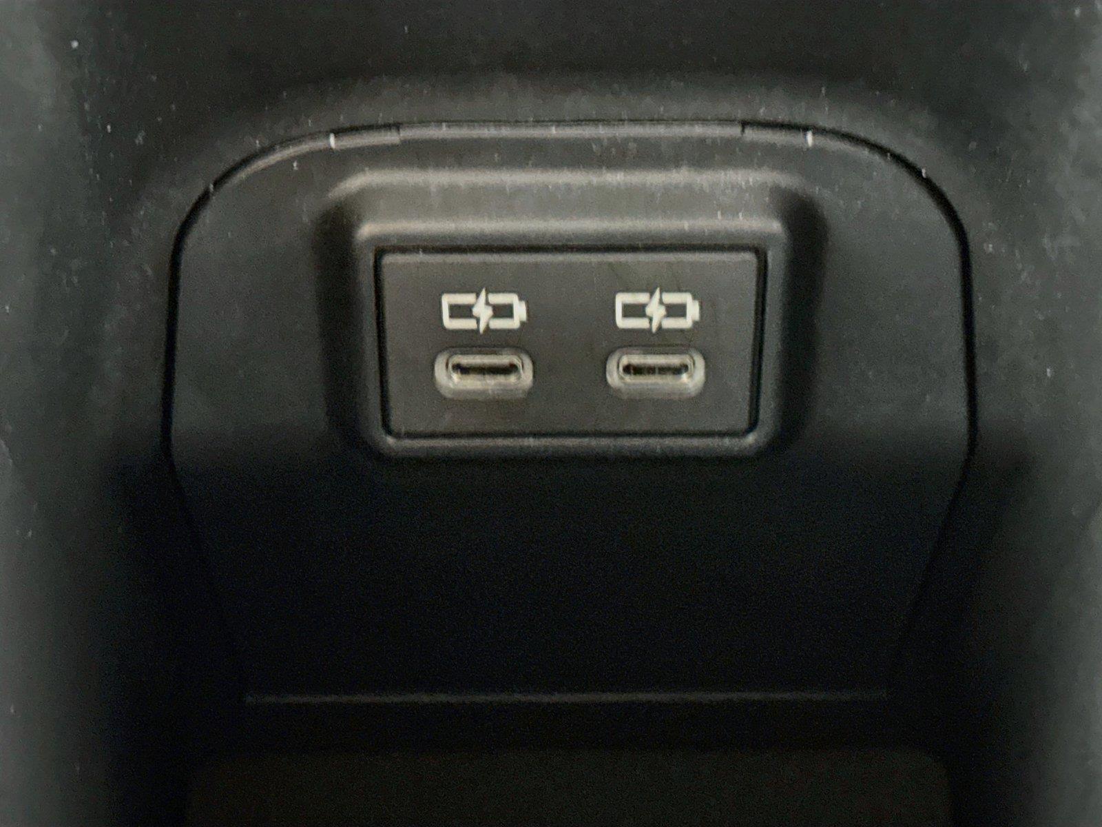 2025 Toyota RAV4 XLE photo 31