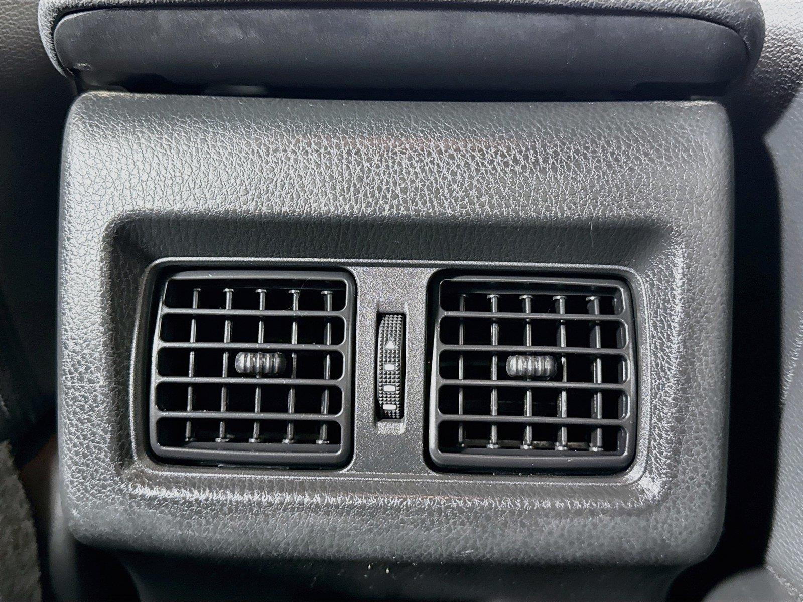 2025 Toyota Camry SE photo 33