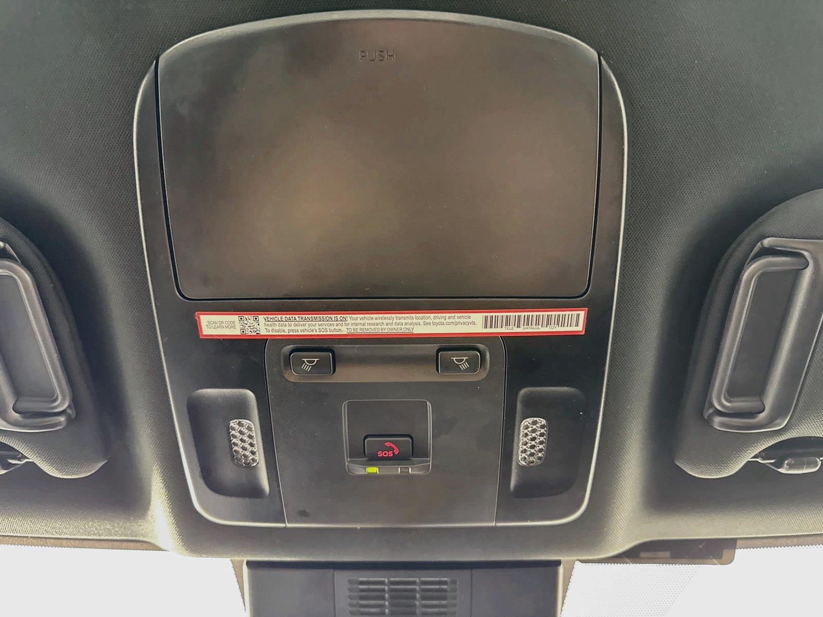2025 Toyota Camry SE photo 5