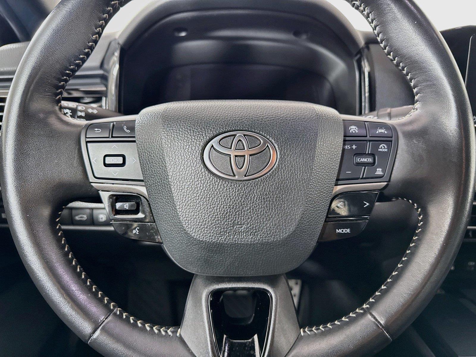 2025 Toyota Camry SE photo 15