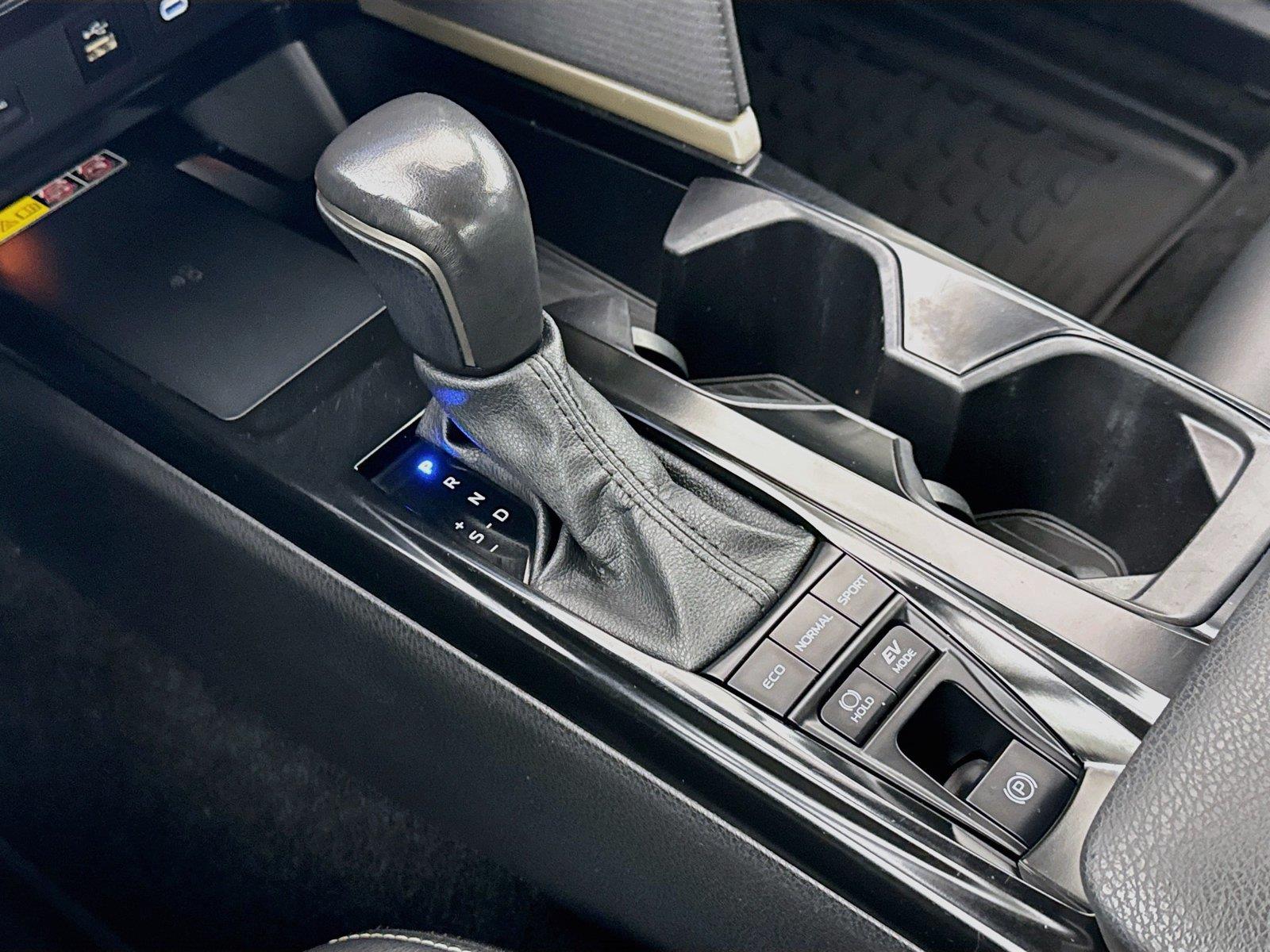 2025 Toyota Camry SE photo 24