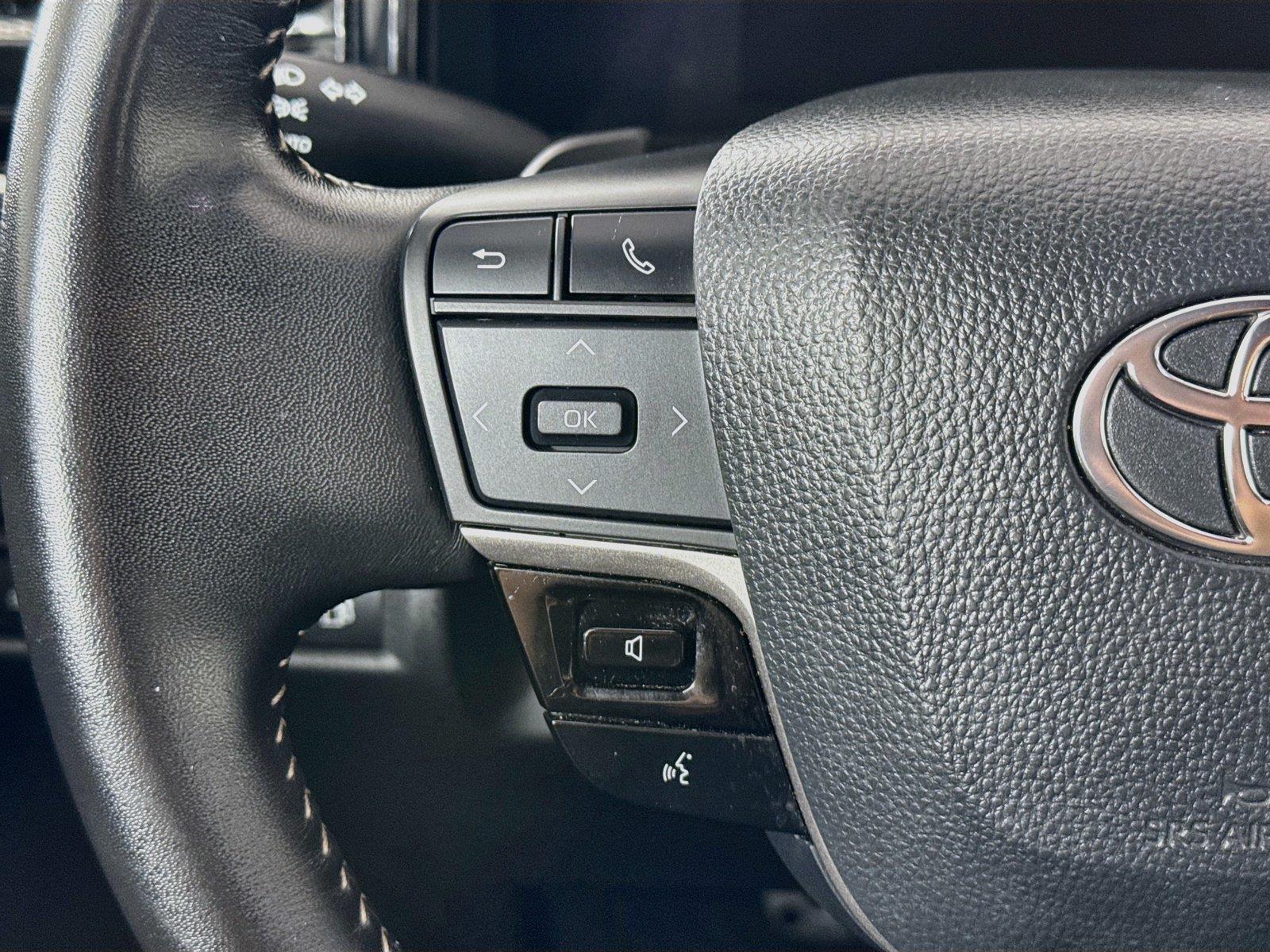 2025 Toyota Camry SE photo 16