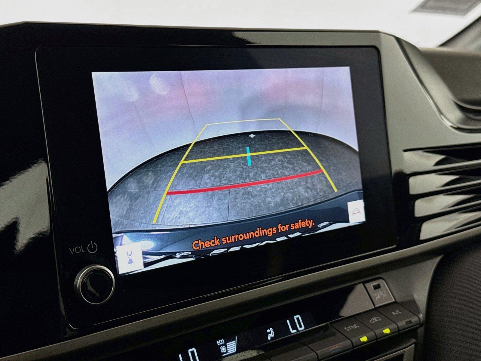 2025 Toyota Camry SE photo 22