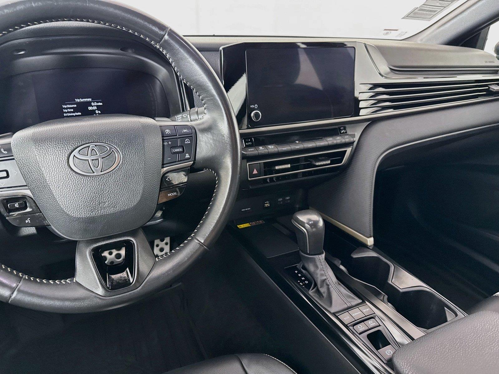 2025 Toyota Camry SE photo 29