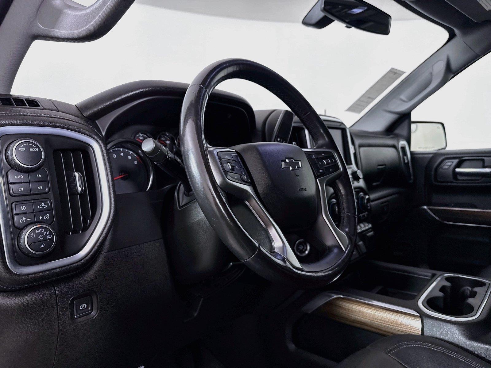 2021 Chevrolet Silverado 1500 RST photo 3