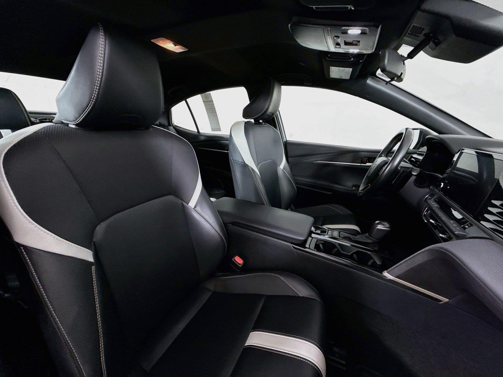 2025 Toyota Camry SE photo 39