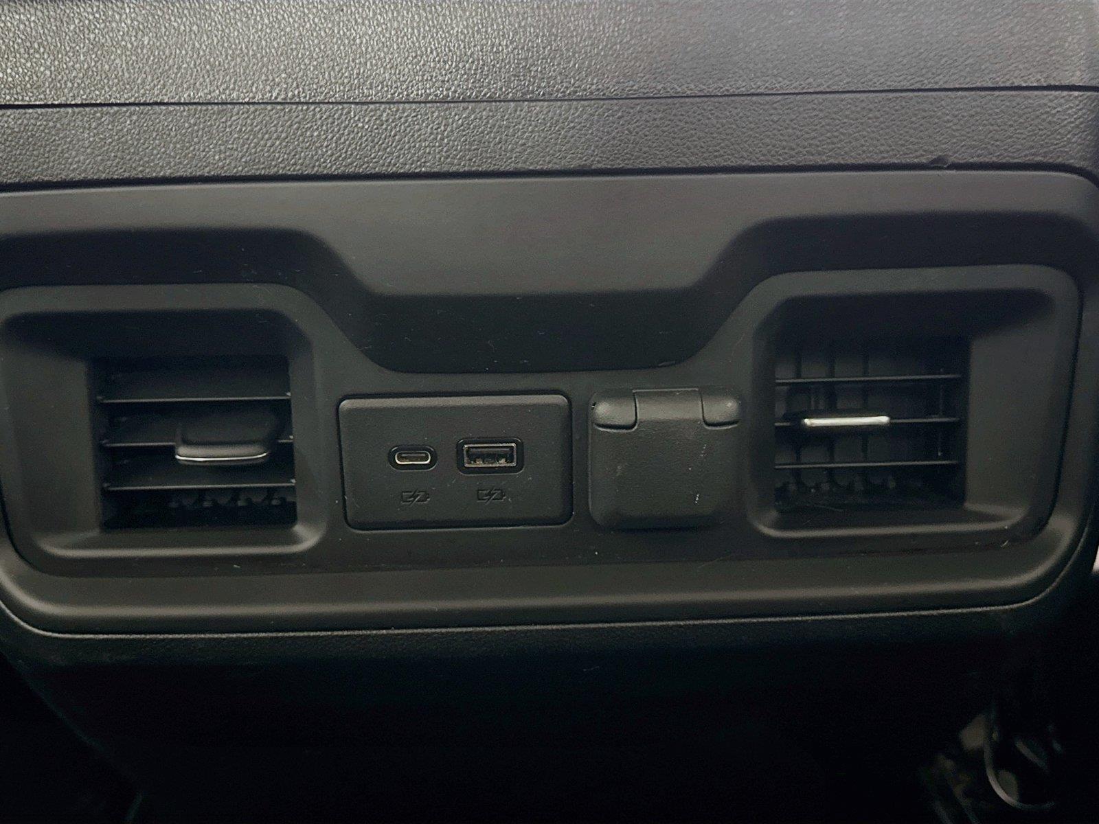 2021 Chevrolet Silverado 1500 RST photo 34