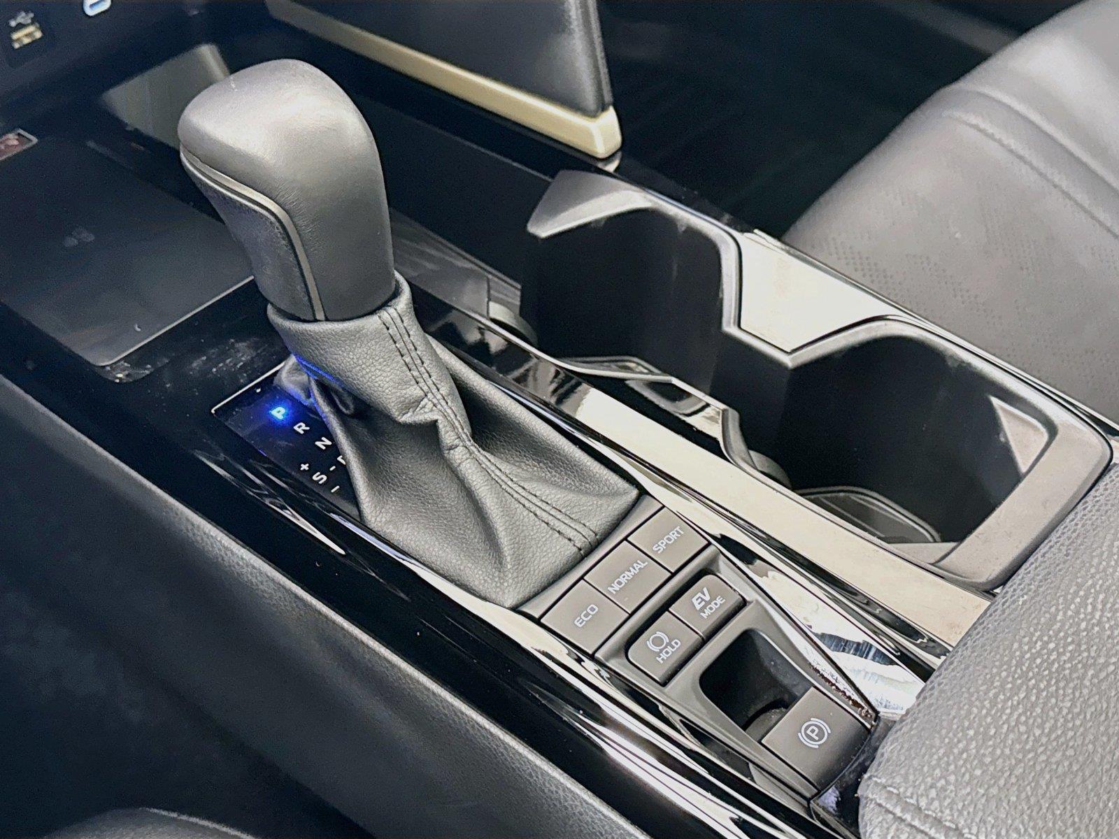 2025 Toyota Camry XSE photo 27