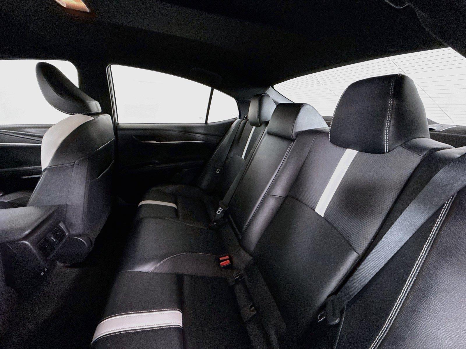 2025 Toyota Camry SE photo 27