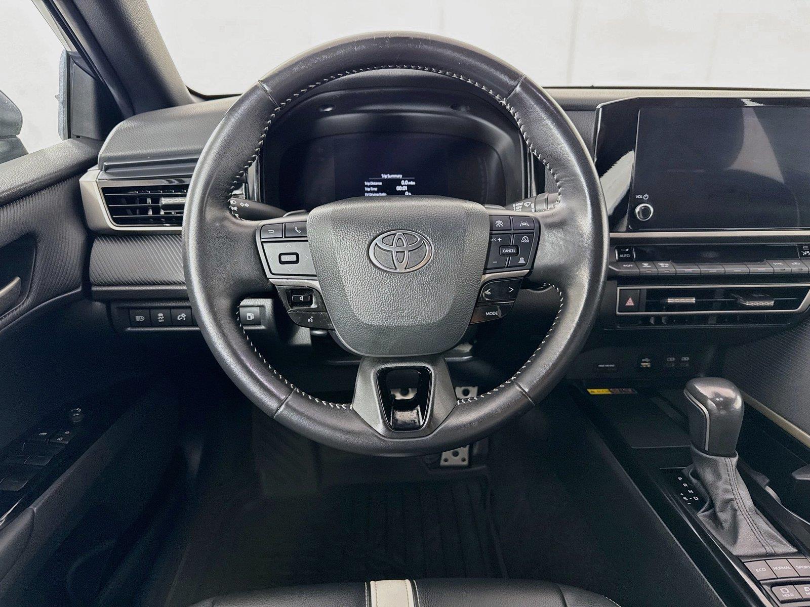 2025 Toyota Camry SE photo 28