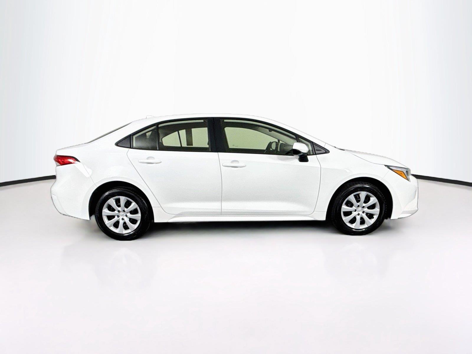 2024 Toyota Corolla Hybrid LE photo 9