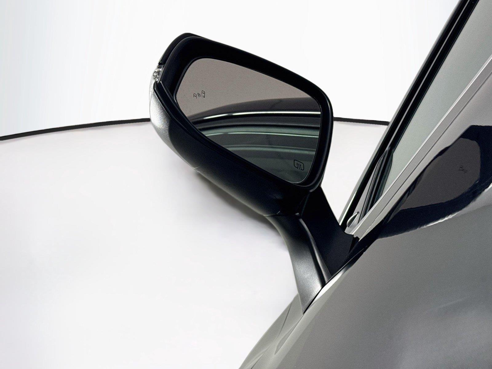 2026 Toyota Highlander XLE photo 4