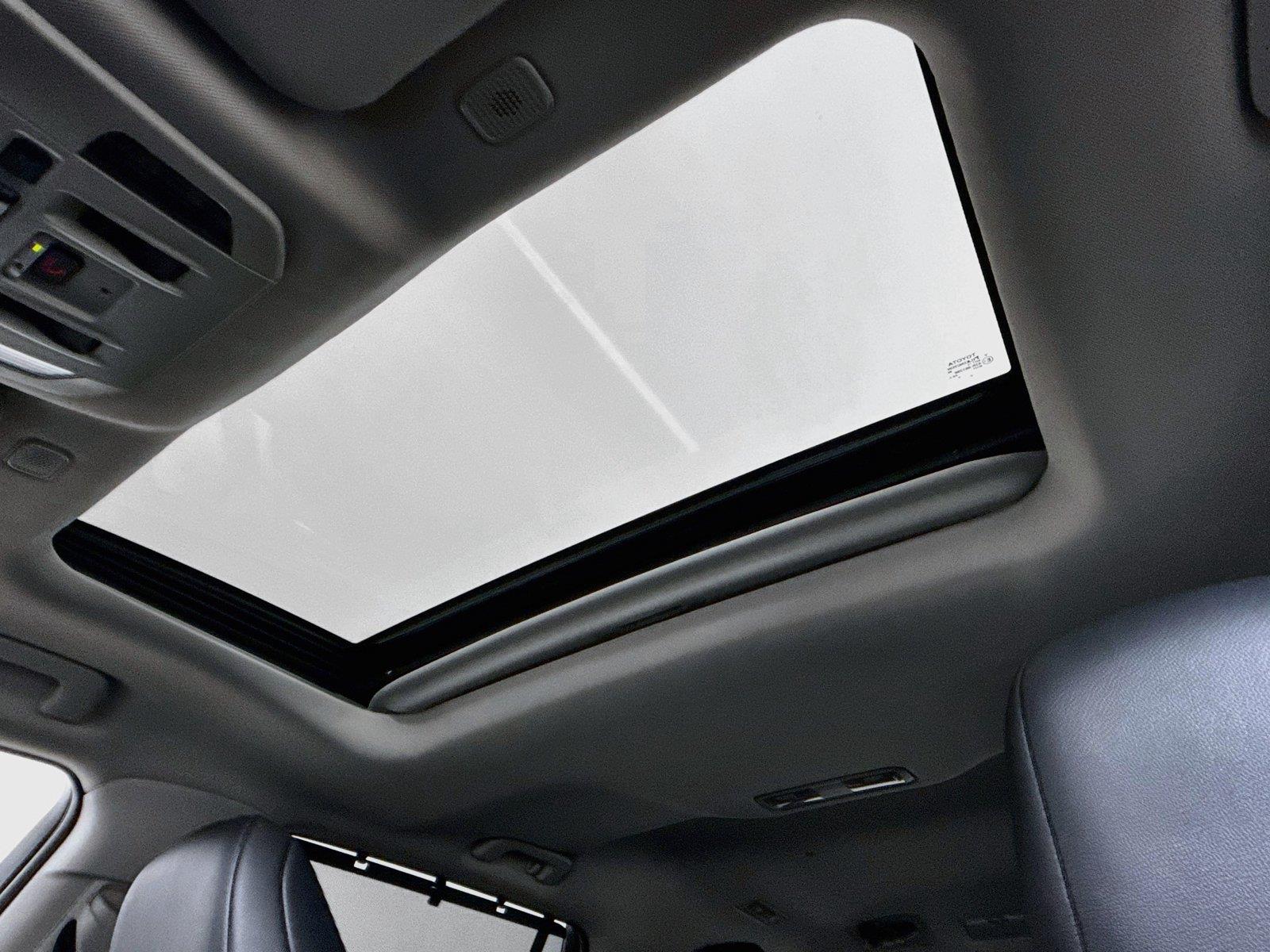 2026 Toyota Highlander XLE photo 5