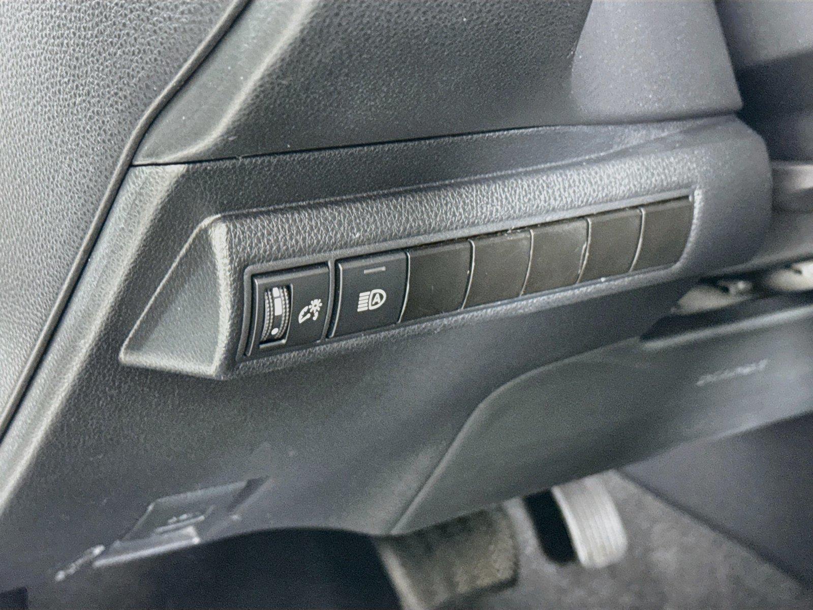 2022 Toyota Corolla SE photo 13