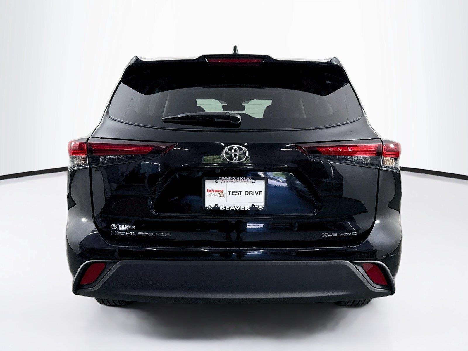2026 Toyota Highlander XLE photo 11