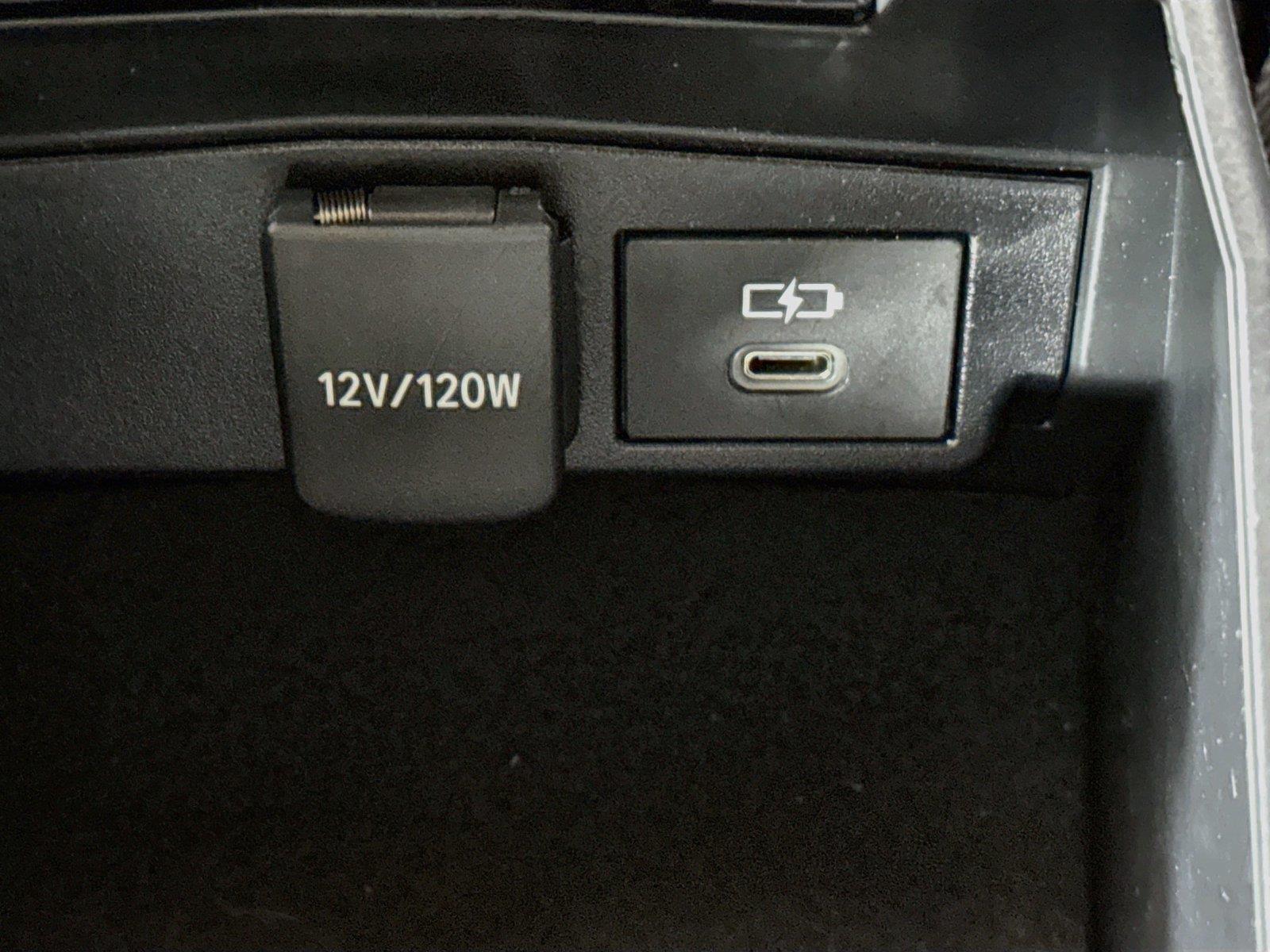 2022 Toyota Corolla SE photo 30