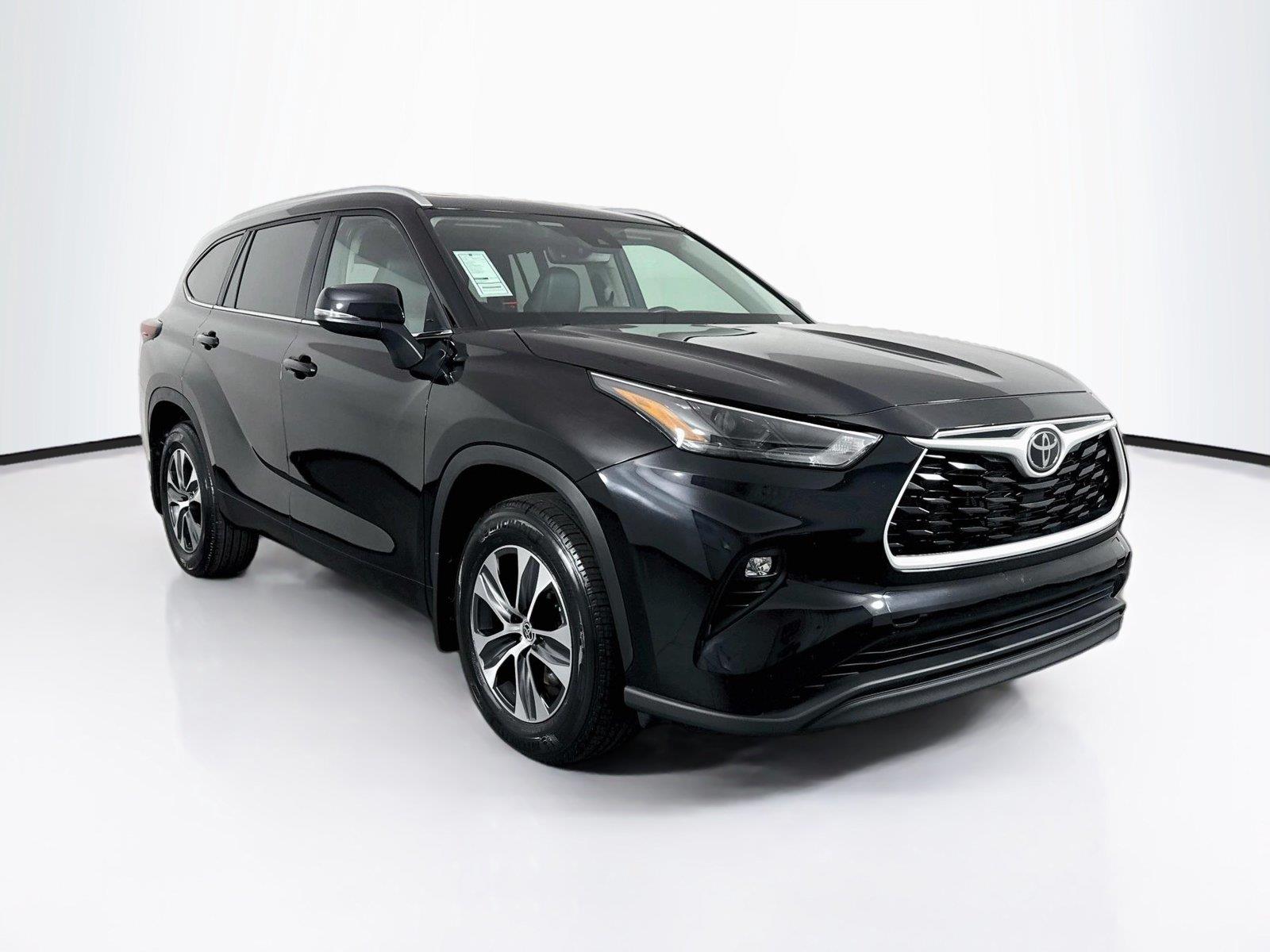 2026 Toyota Highlander XLE photo 9