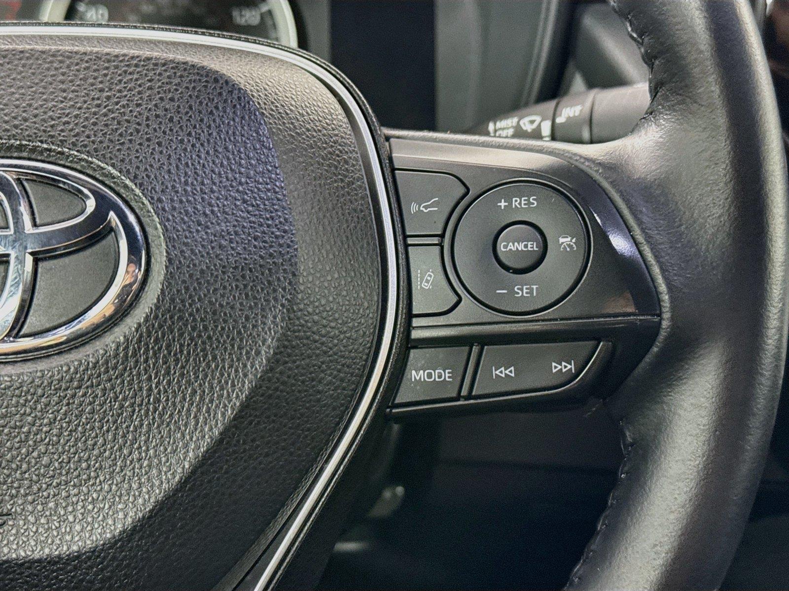 2022 Toyota Corolla SE photo 16