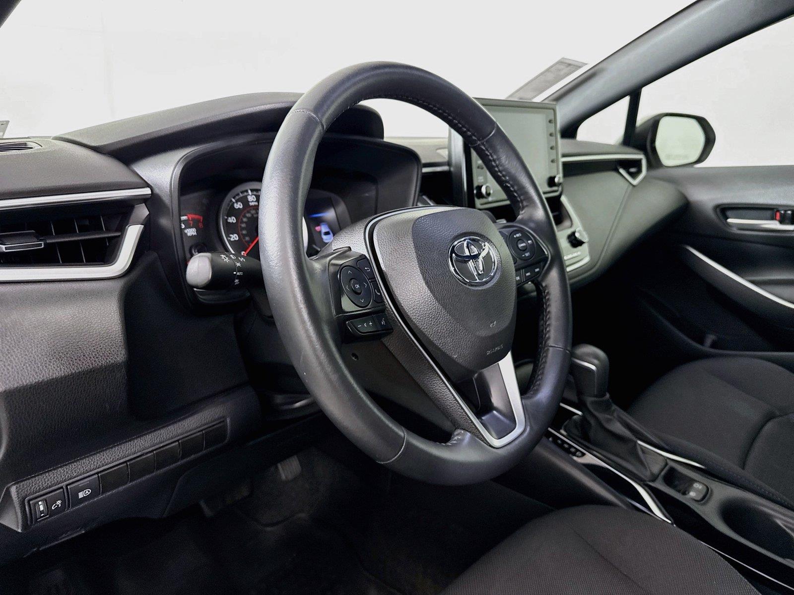 2022 Toyota Corolla SE photo 3