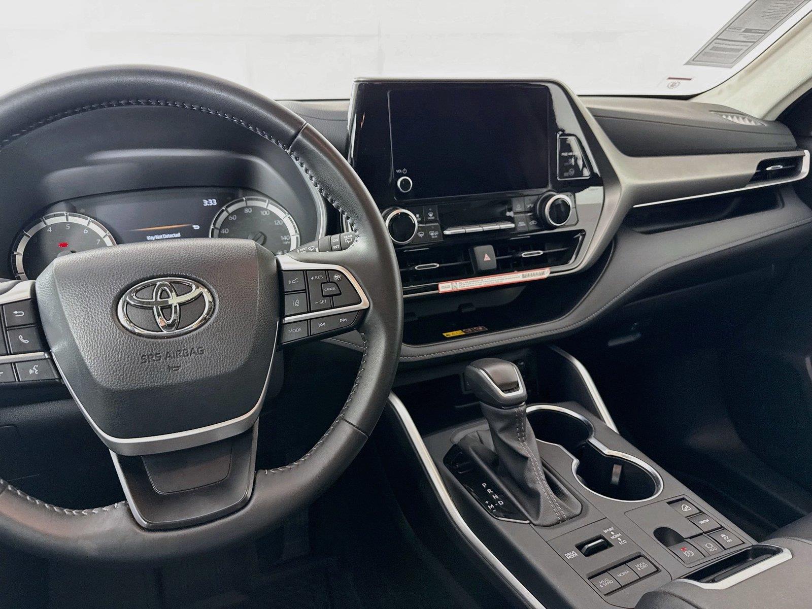 2026 Toyota Highlander XLE photo 32