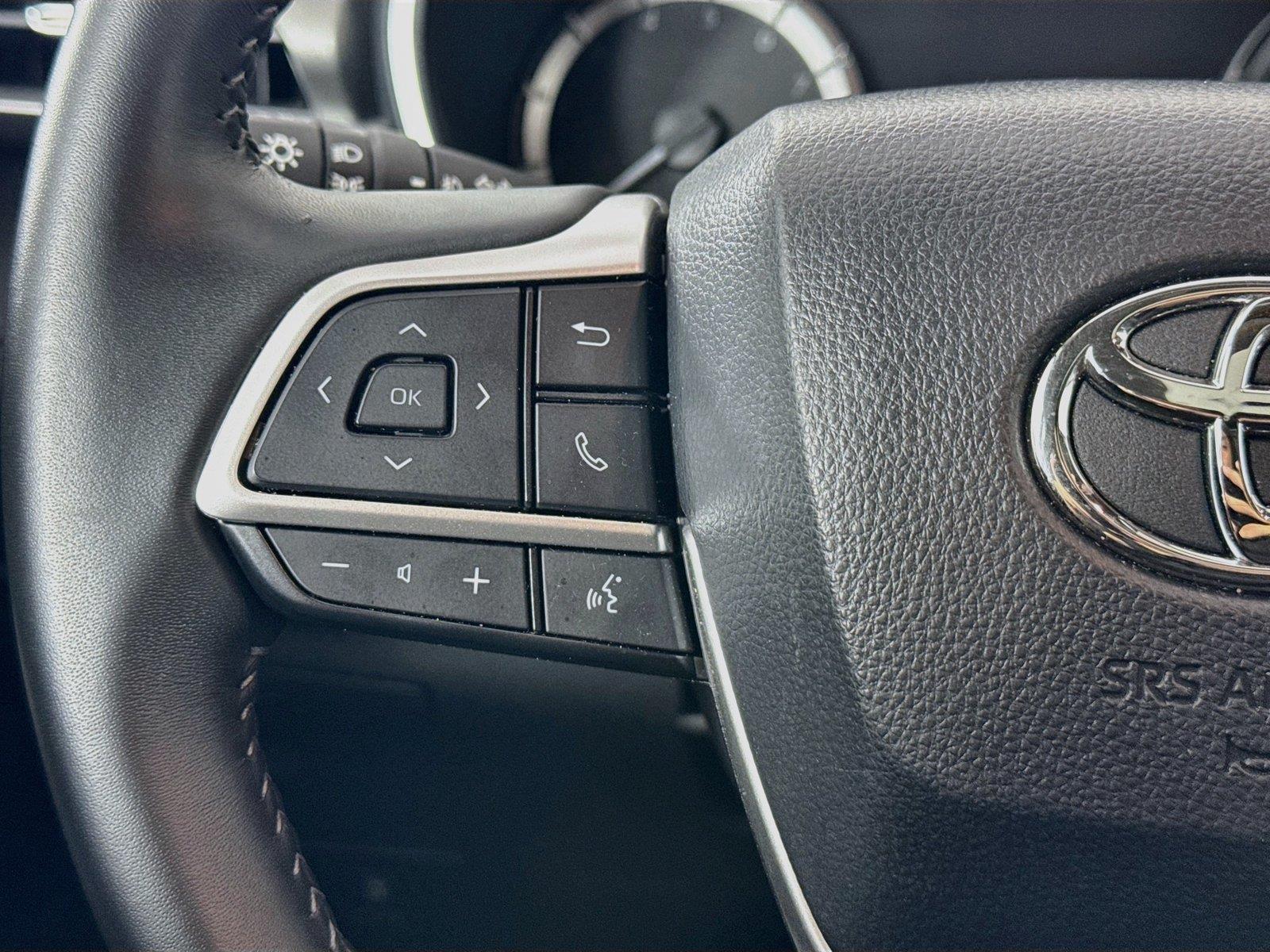 2026 Toyota Highlander XLE photo 17