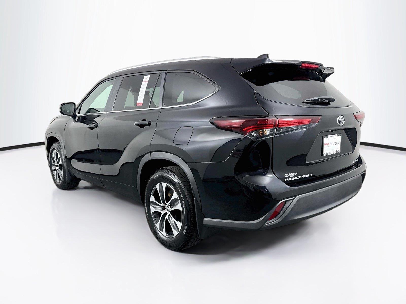 2026 Toyota Highlander XLE photo 12