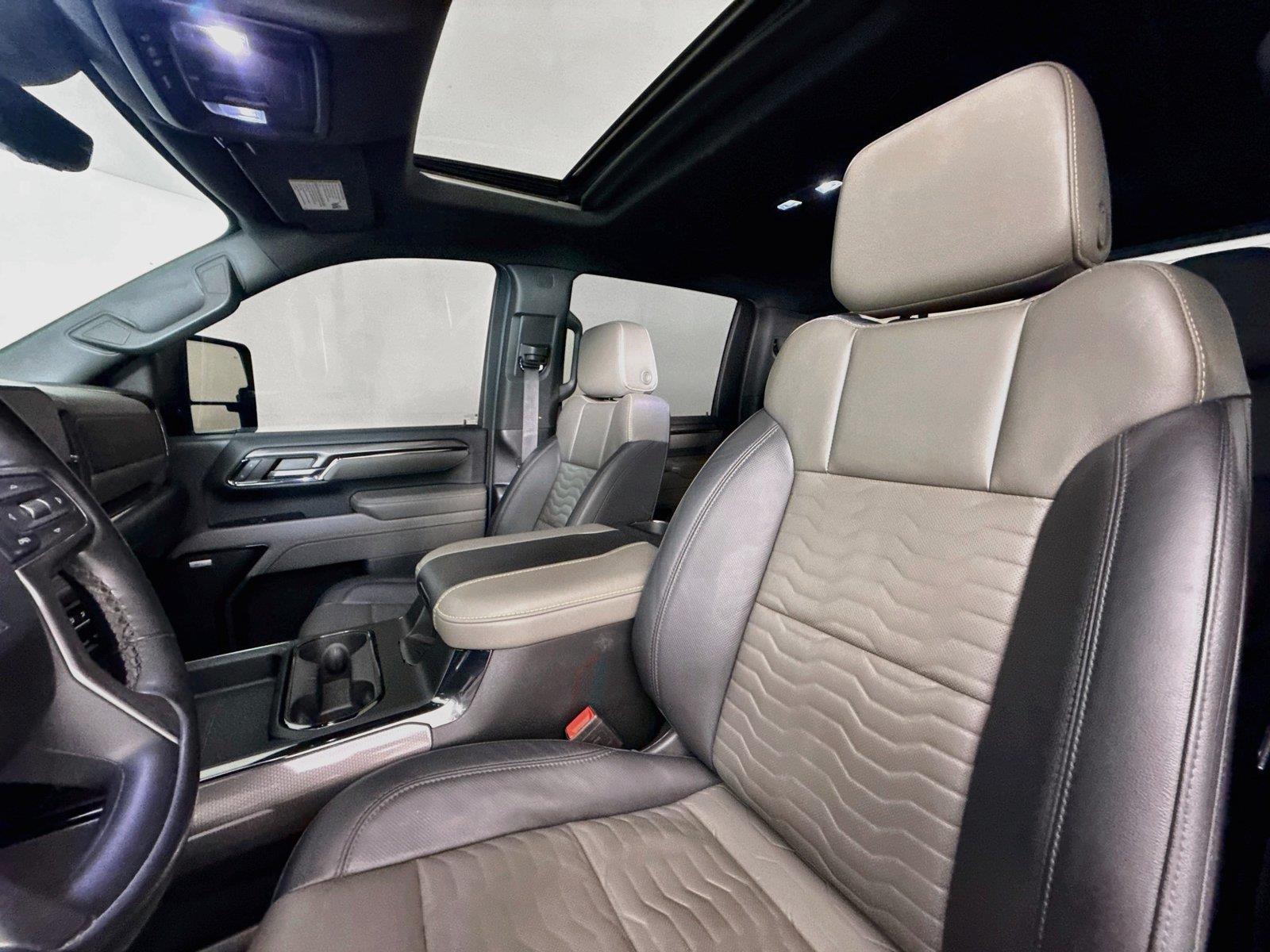 2024 Chevrolet Silverado 2500HD ZR2 photo 2