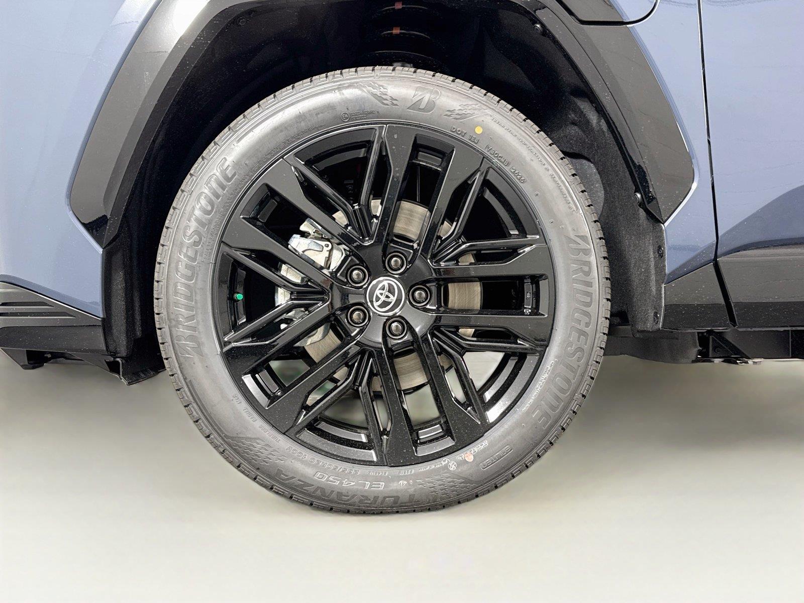 2026 Toyota RAV4 Plug-In Hybrid XSE photo 11