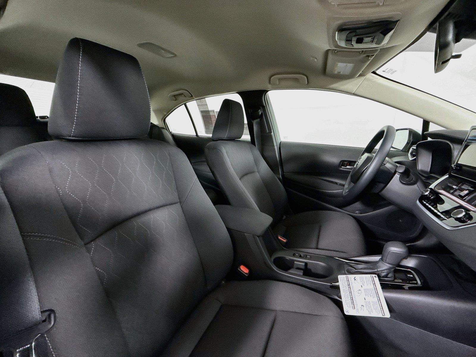 2026 Toyota Corolla LE photo 38