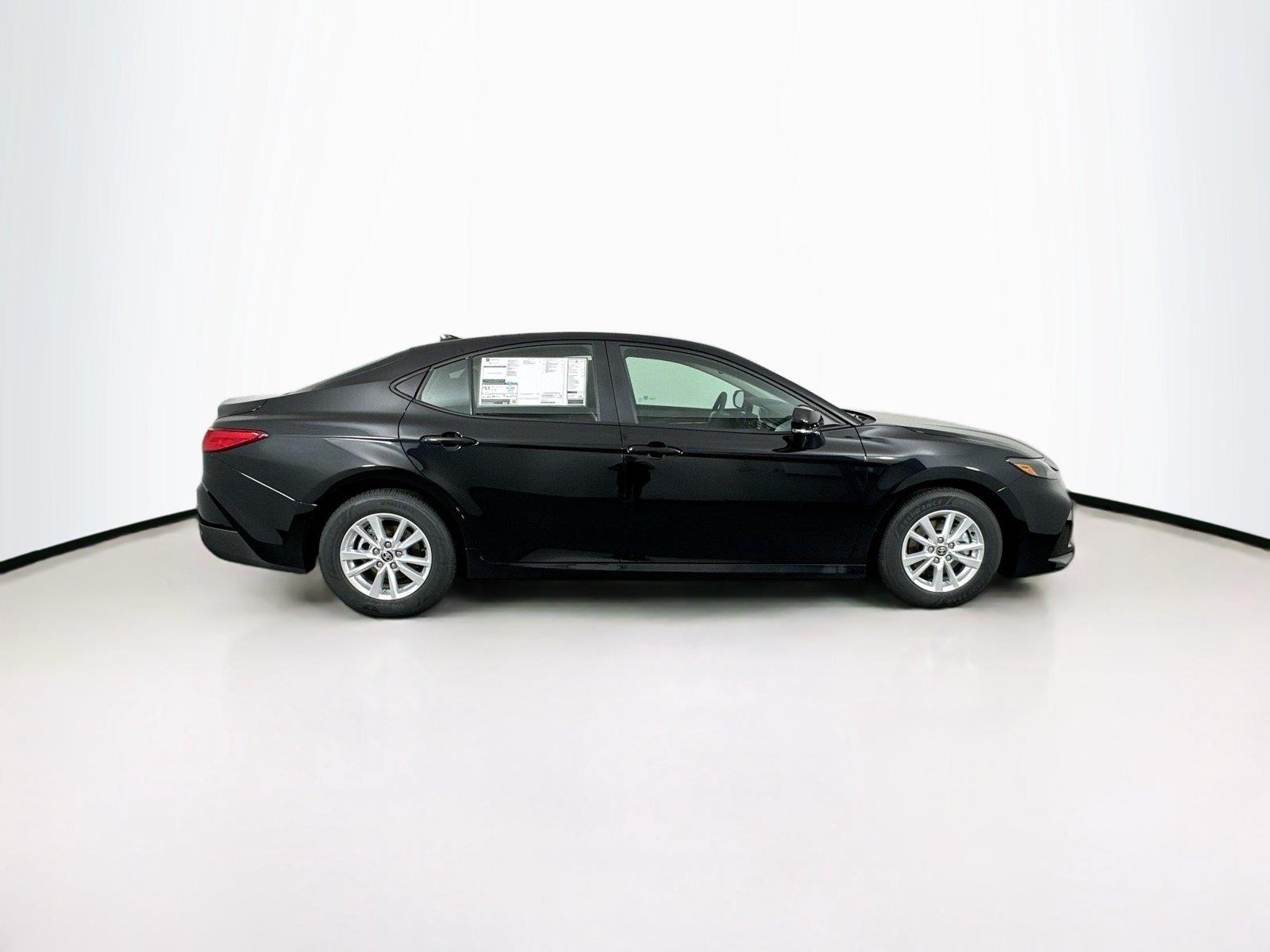 2026 Toyota Camry LE photo 4