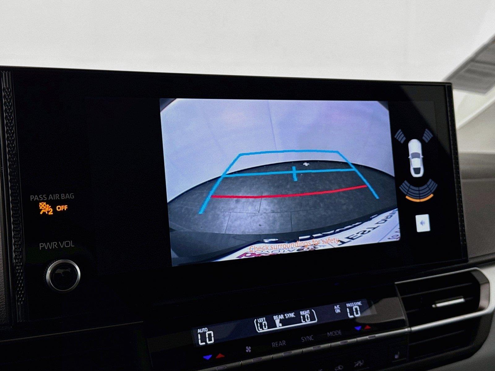 2025 Toyota Sienna XLE 8-Passenger photo 25