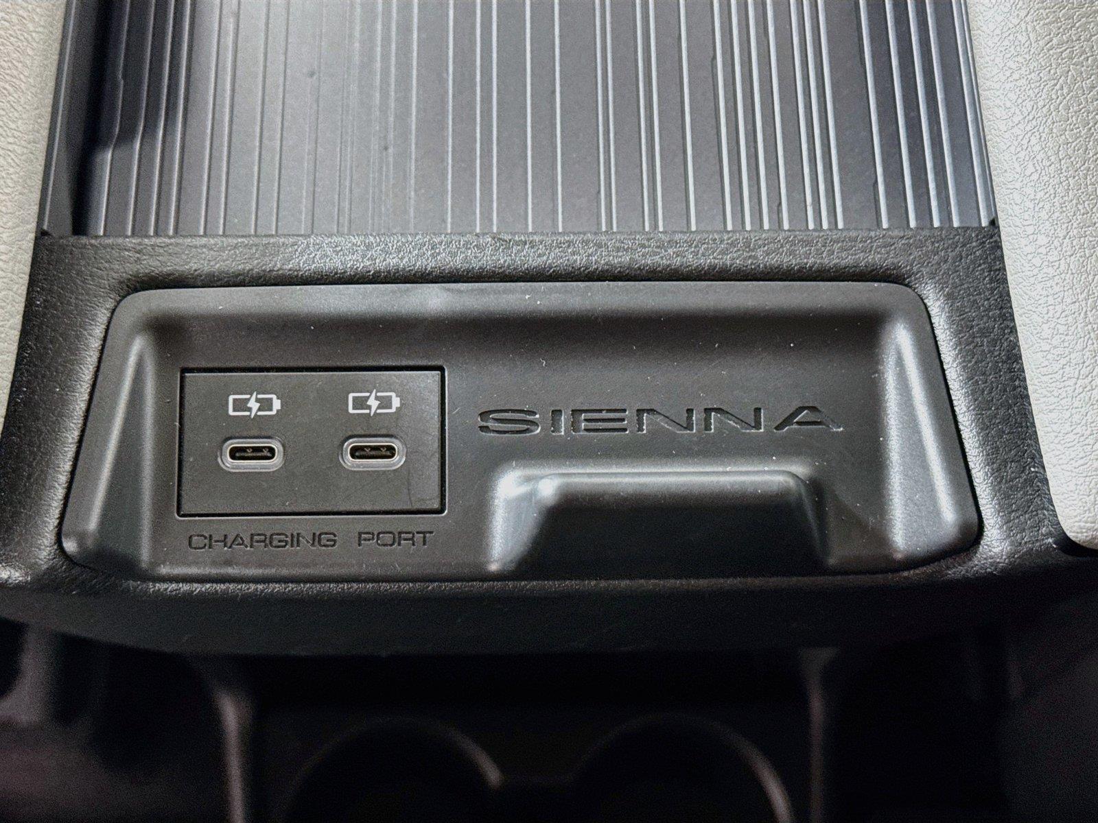 2025 Toyota Sienna XLE 8-Passenger photo 36