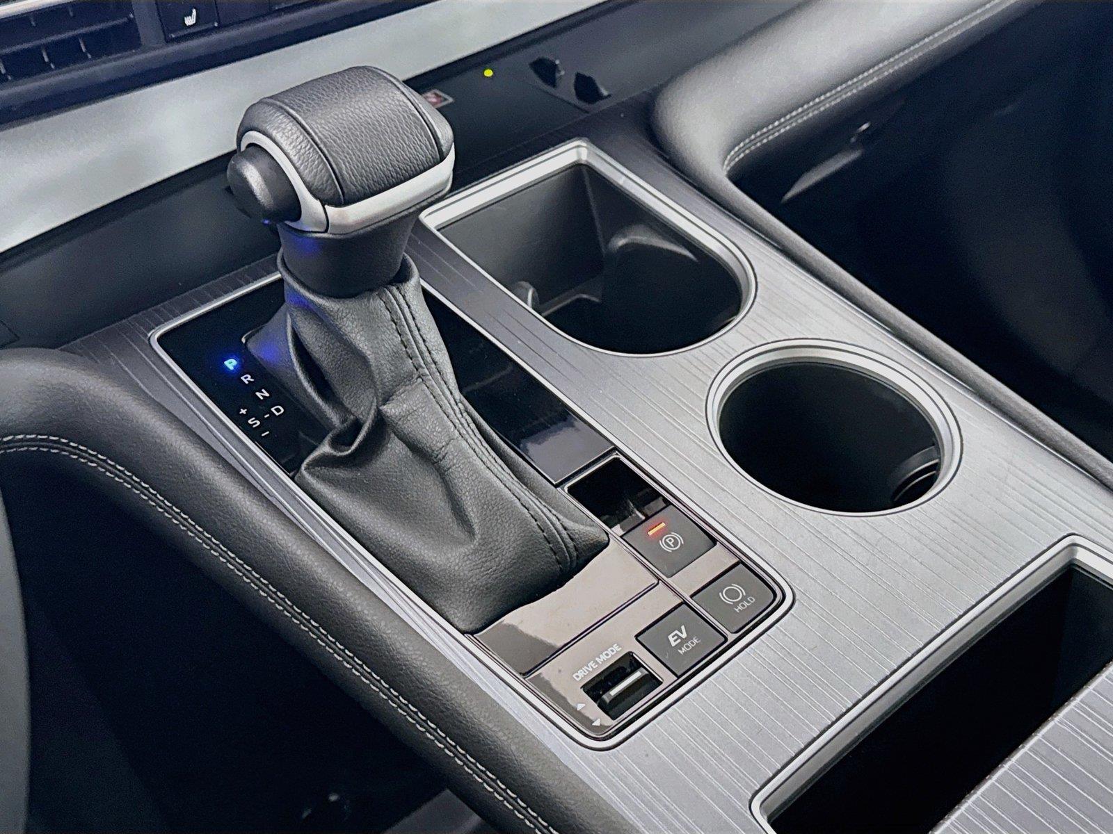 2025 Toyota Sienna XLE 8-Passenger photo 27