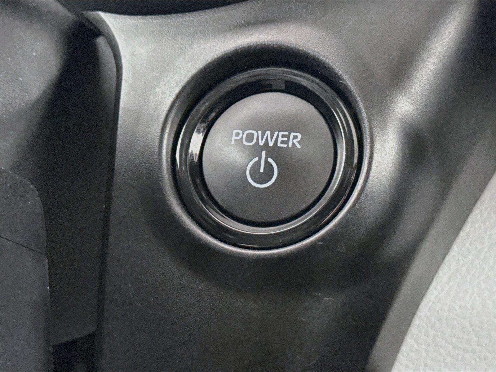 2025 Toyota Sienna XLE 8-Passenger photo 21