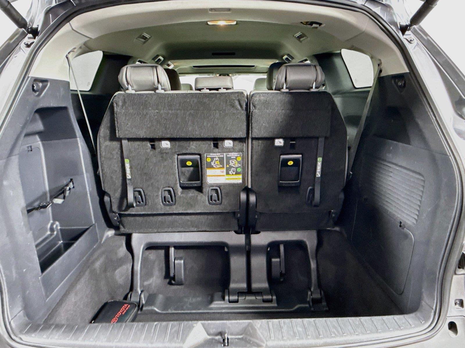 2025 Toyota Sienna XLE 8-Passenger photo 37