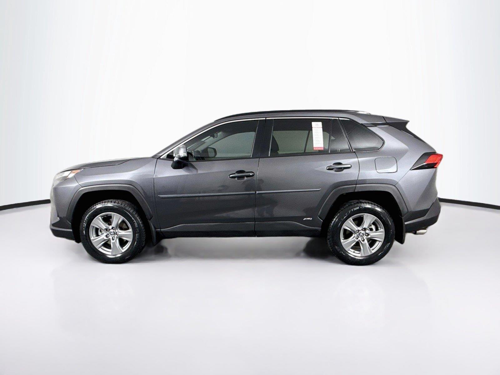 2023 Toyota RAV4 Hybrid XLE photo 12