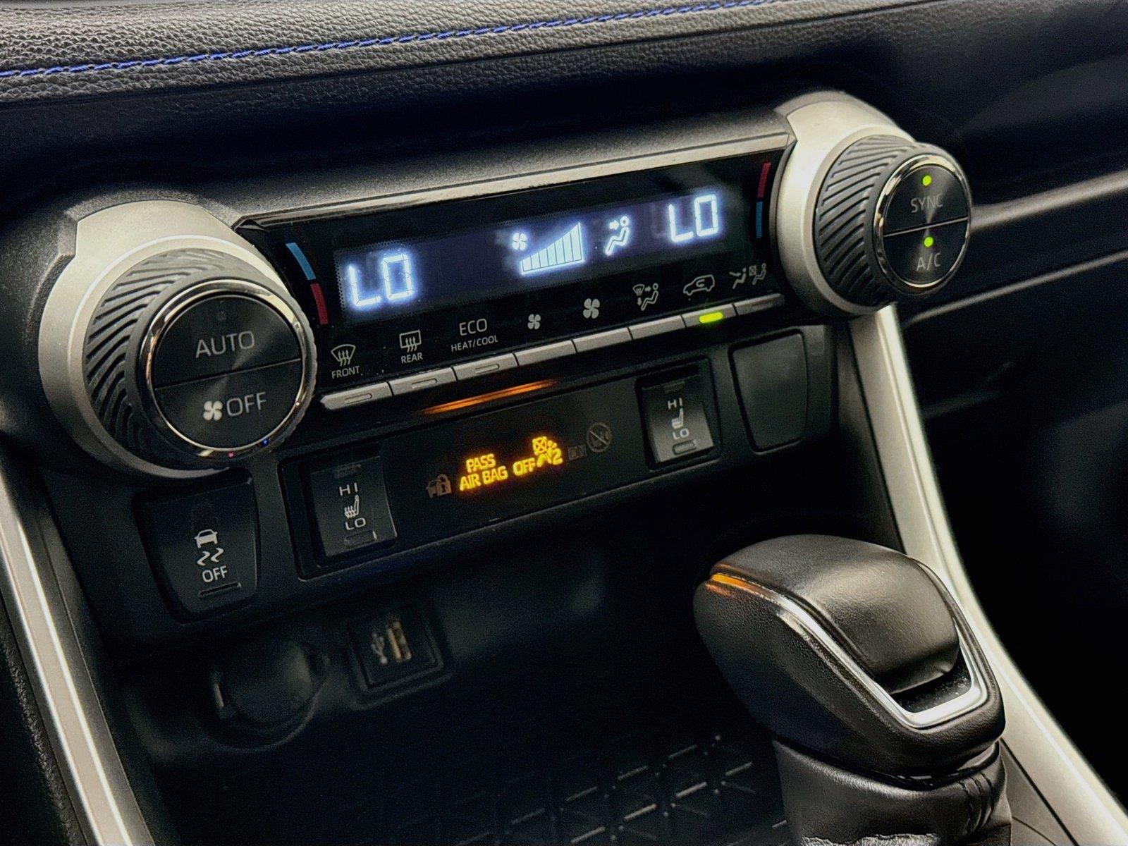 2024 Toyota RAV4 Hybrid SE photo 26