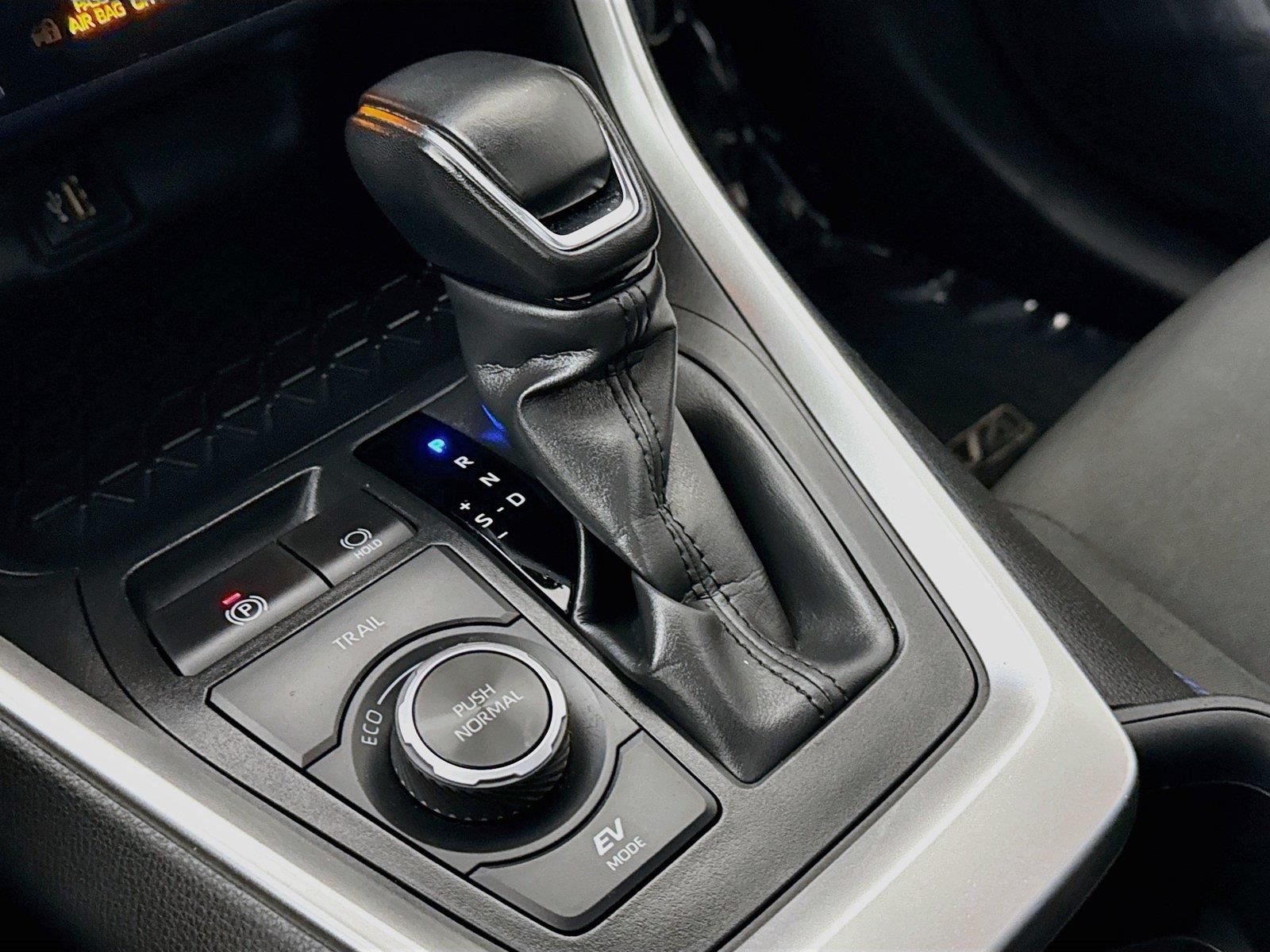 2024 Toyota RAV4 Hybrid SE photo 27