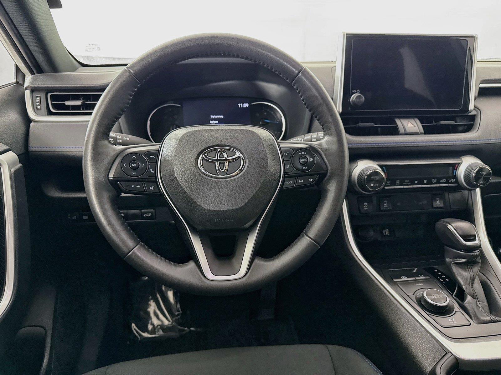 2024 Toyota RAV4 Hybrid SE photo 31