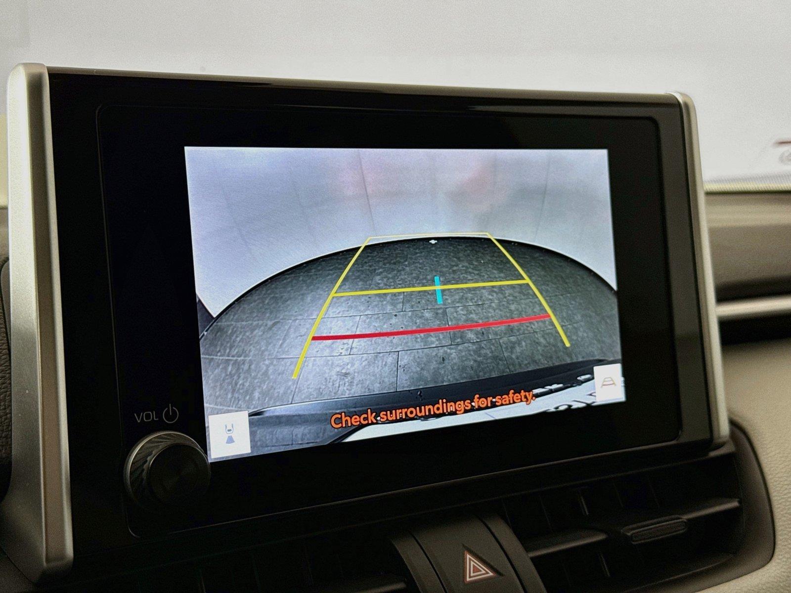 2023 Toyota RAV4 Hybrid XLE photo 22