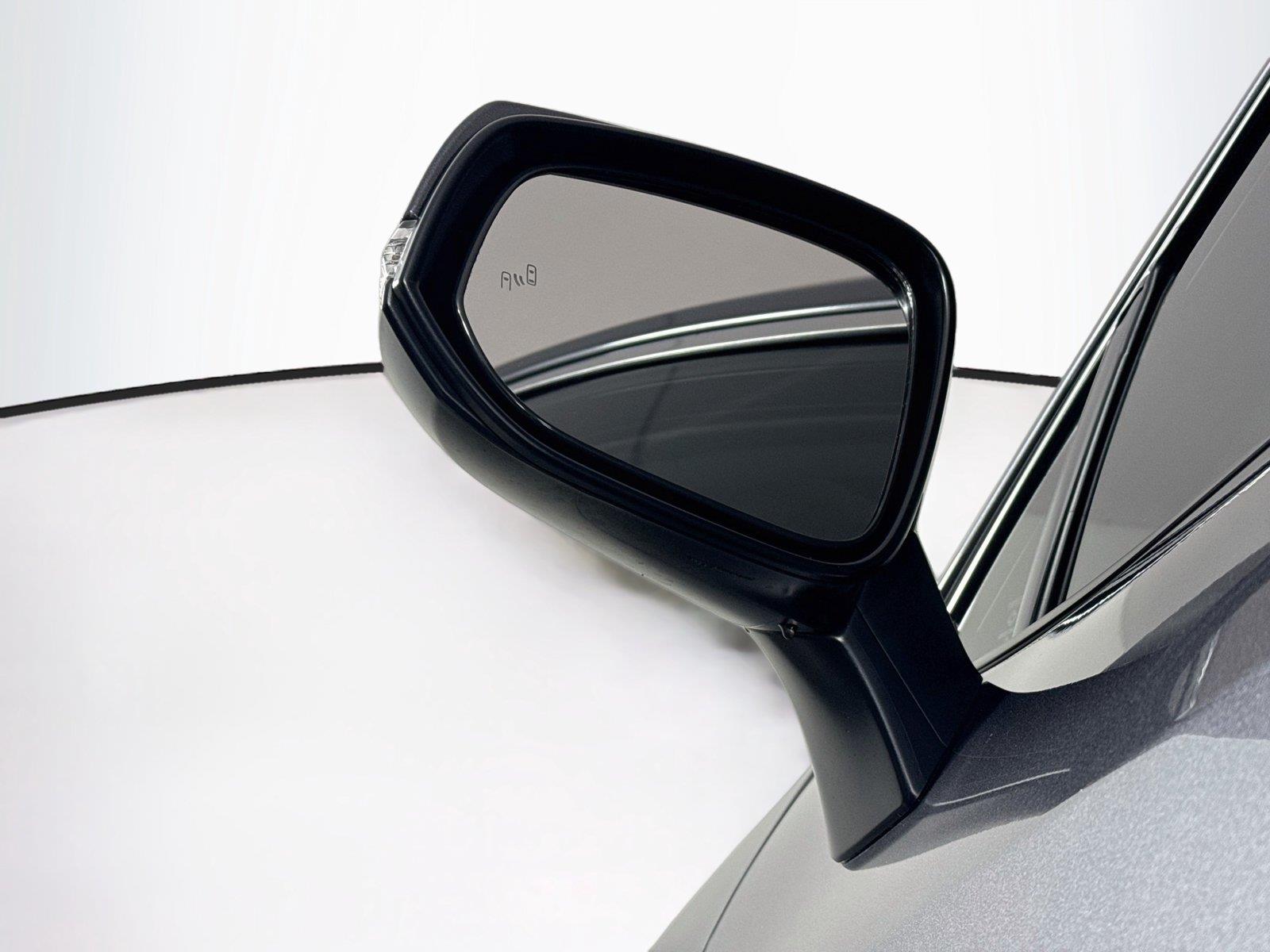 2023 Toyota RAV4 Hybrid XLE photo 4