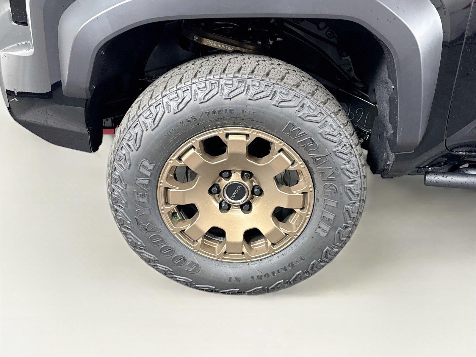 2026 TOYOTA Tacoma Trailhunter HV photo 11