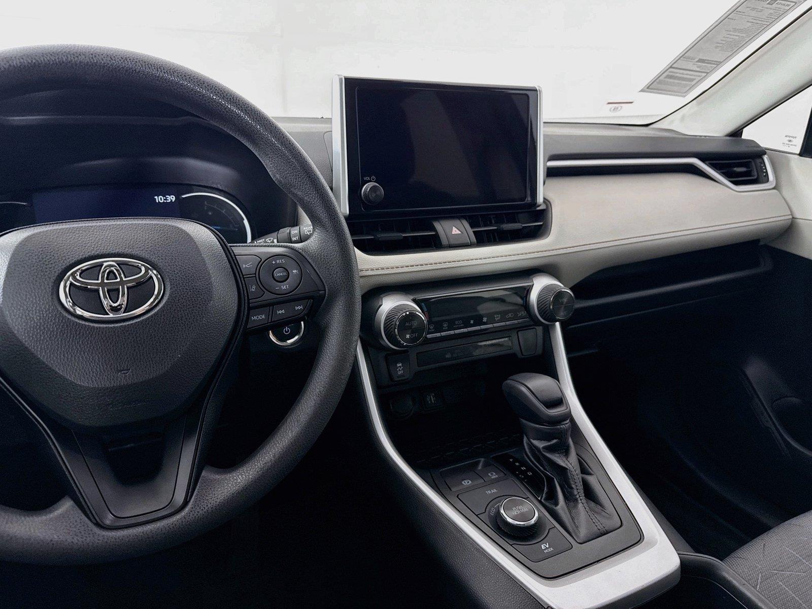 2023 Toyota RAV4 Hybrid XLE photo 29