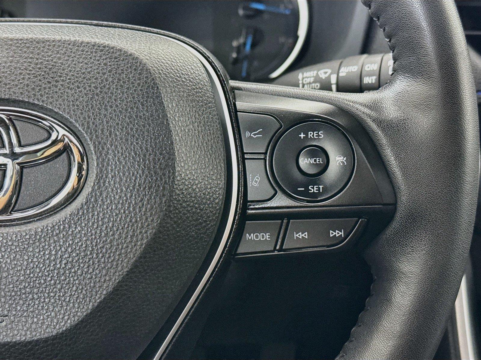 2024 Toyota RAV4 Hybrid SE photo 19
