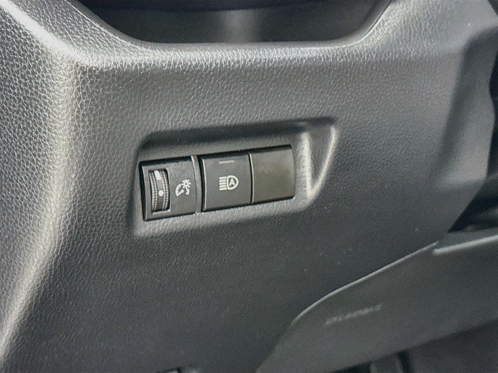 2023 Toyota RAV4 Hybrid XLE photo 14