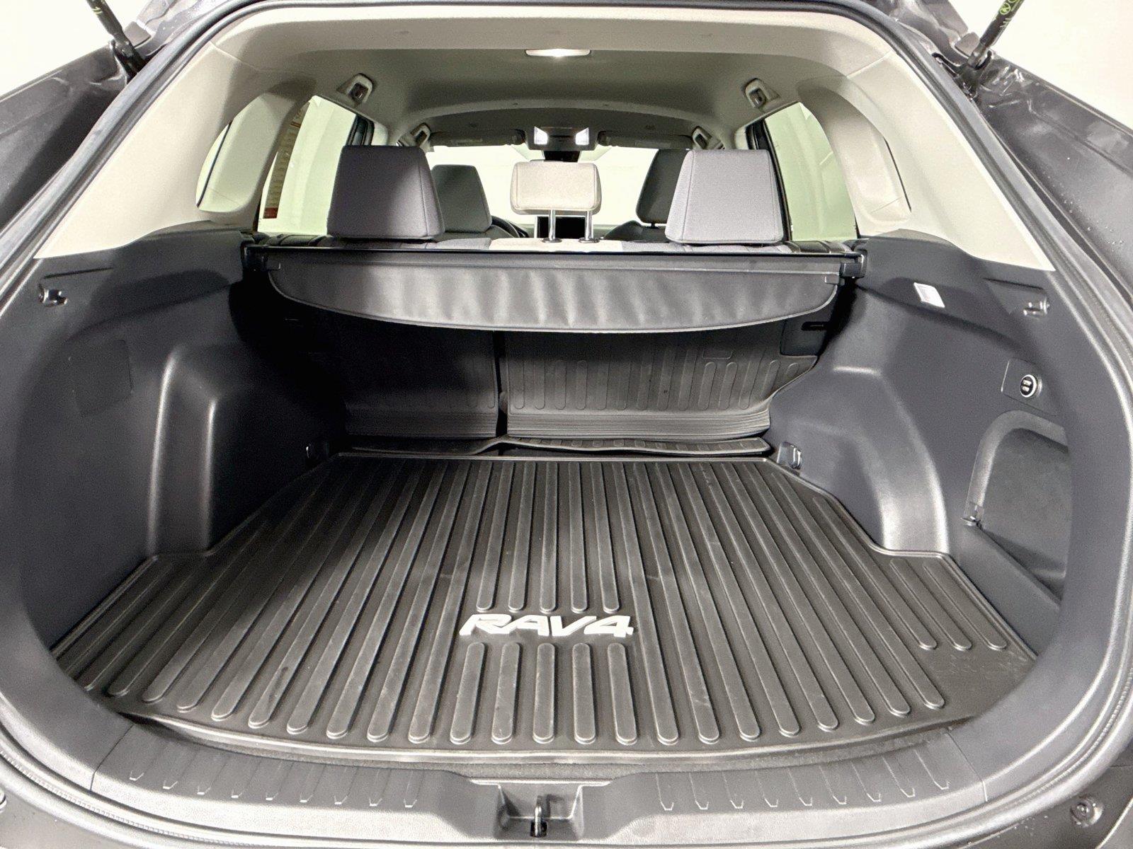 2023 Toyota RAV4 Hybrid XLE photo 35