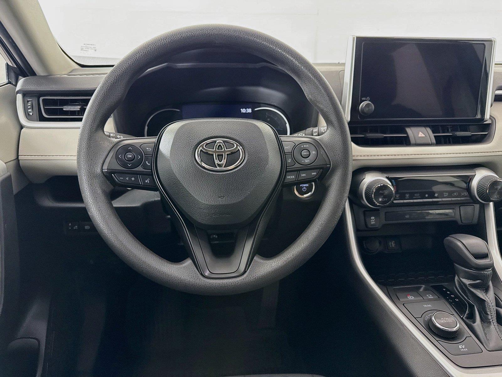 2023 Toyota RAV4 Hybrid XLE photo 28